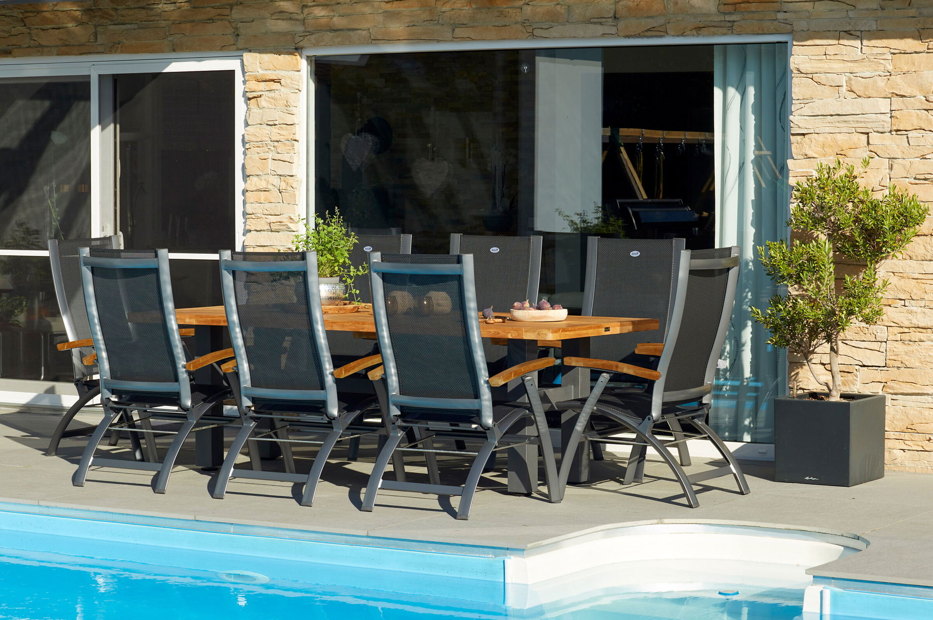 HARTMAN Modèle spécial Yasmani / Primo Ensemble repas de jardin, xerix/naturel, Alu/Teck/Vitrocéramique, 8 chaises pliantes, 220/280x100cm, accoudoirs en teck