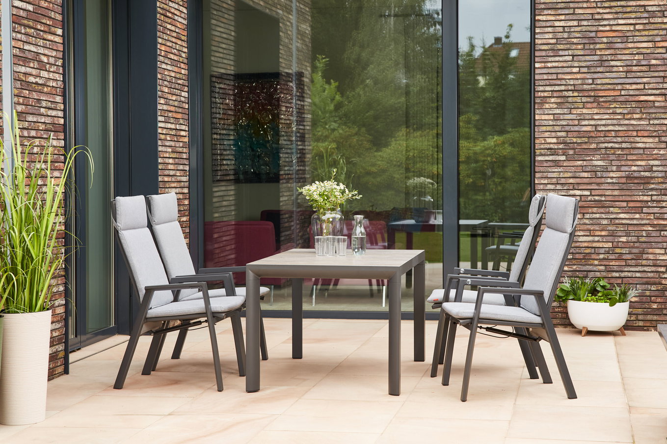 Ensemble repas de jardin SIENA GARDEN Silva/Valencia, anthracite/gris, alu/tissu textile/céramique, 140 x 90 cm, avec 4 fauteuils Dining, réglable en continu 23822__1
