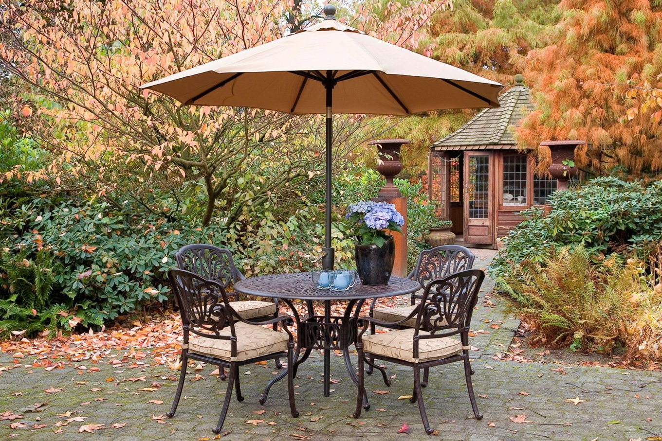 HARTMAN Amalfi Ensemble repas de jardin, bronze, Alu moulé, Ø120cm, 4 fauteuils coussins réversibles inclus 18971__1