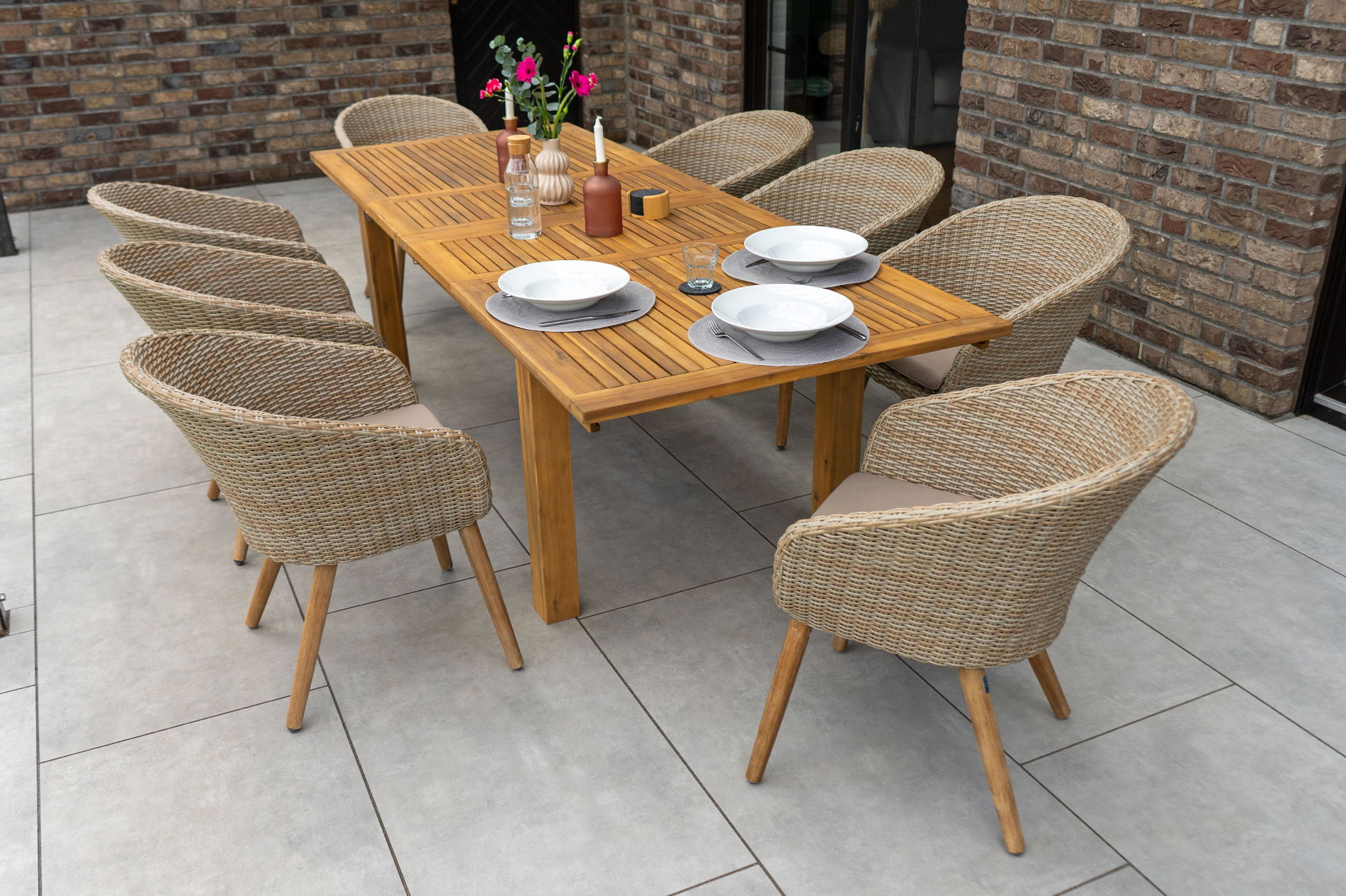 PLOß Borneo Salon de jardin, naturel/beige, acacia/résine tressée, table à manger extensible 180/220/260 x 100 cm, 8 chaises avec coussins, produit certifié FSC®