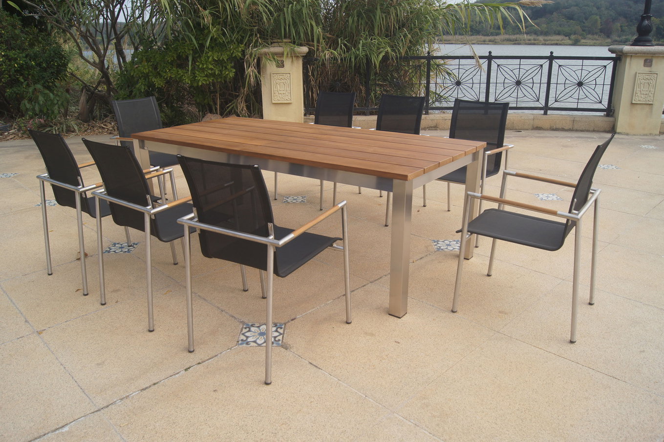 OUTFLEXX Ensemble repas de jardin, naturel/anthracite, acier inoxydable/Textilène/bois de teck, table extensible 220/340x100cm, 8 chaises de salle à manger, produit certifié FSC® 24068__1