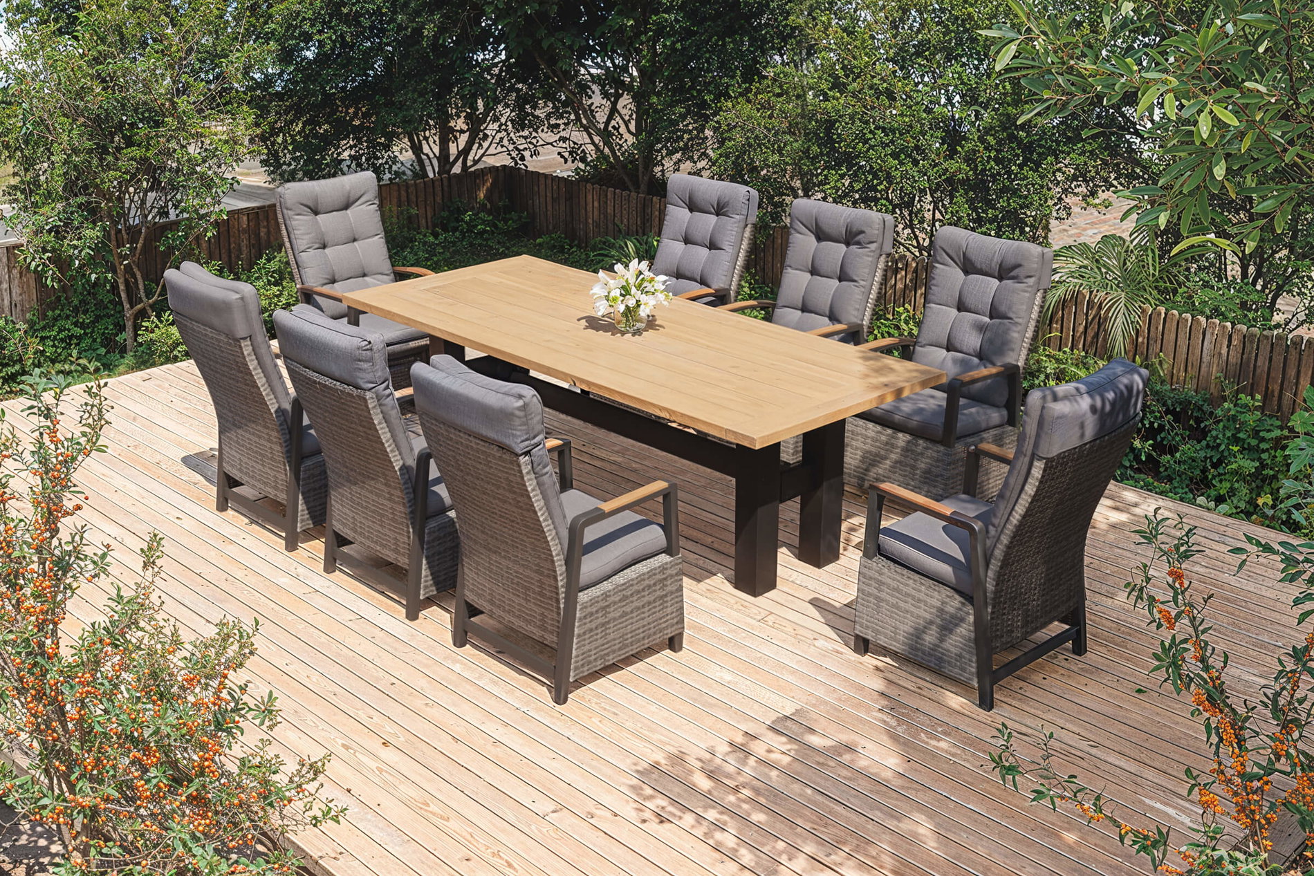 HARTMAN Nova Garten-Essgruppe mit 8 Sesseln, anthrazit/grau/natur, Alu/Polyrattan, 240 x 100 cm, verstellbare Rückenlehne mit Teak-Armlehnen, FSC®-zertifiziertes Produkt