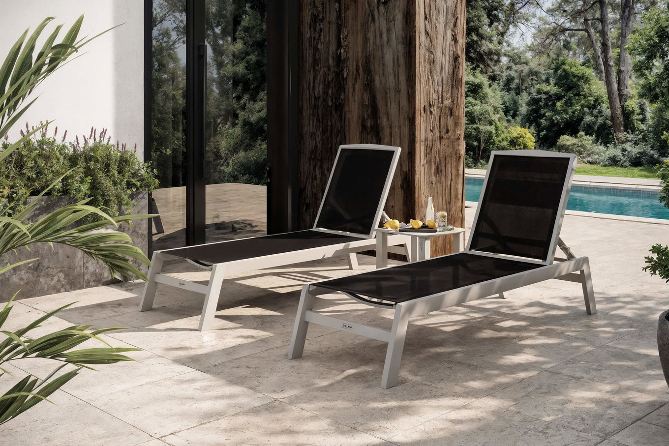 VILLANA Set de 2 bains de soleil, argent/noir, Alu/Textile, 198x66x32cm, avec table d'appoint 45x45cm 13886__1