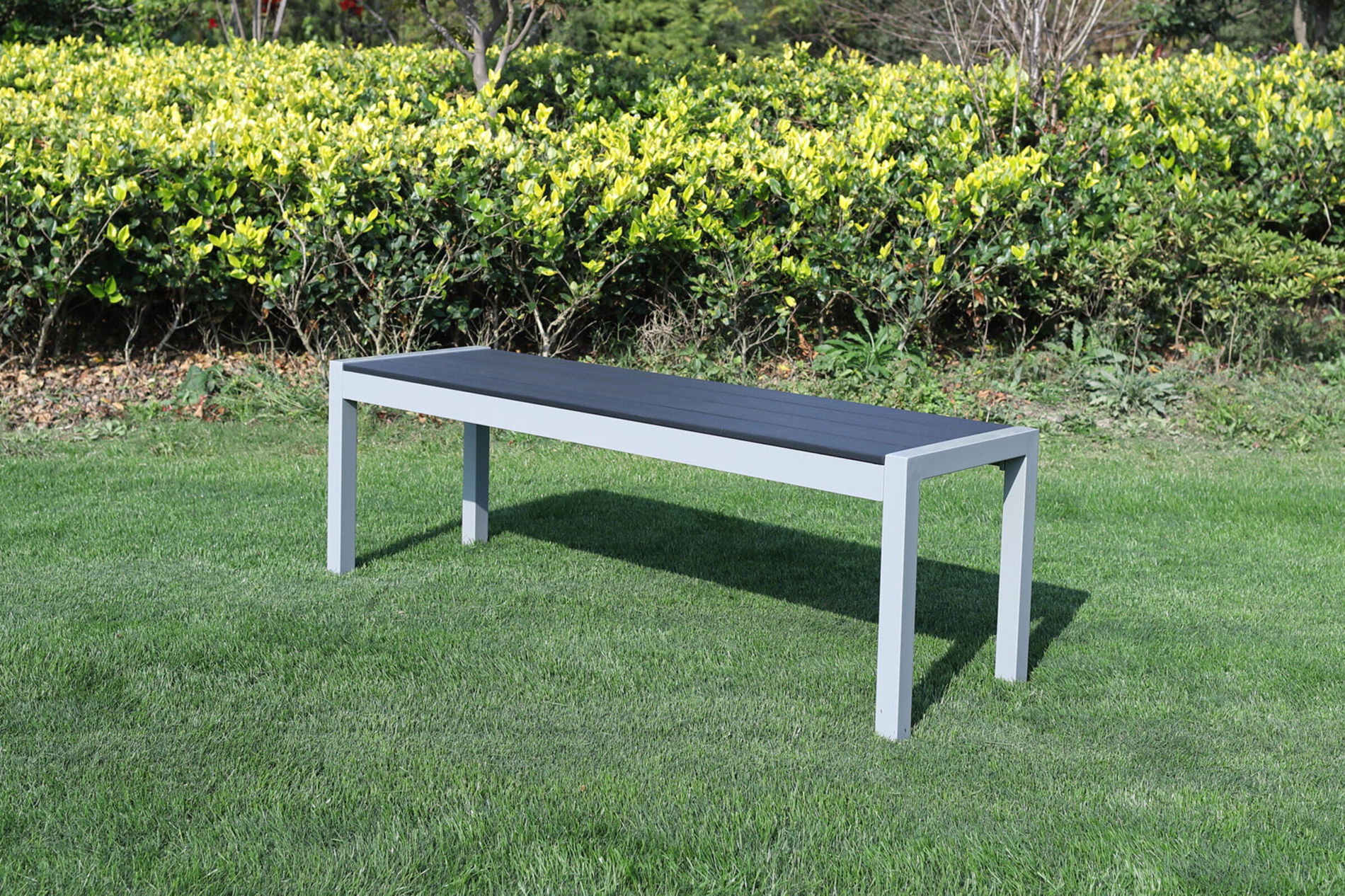 Banc Sylvania VILLANA, argent, Alu/Imitation bois, 135x40x45 cm, pour jusqu'à 3 personnes