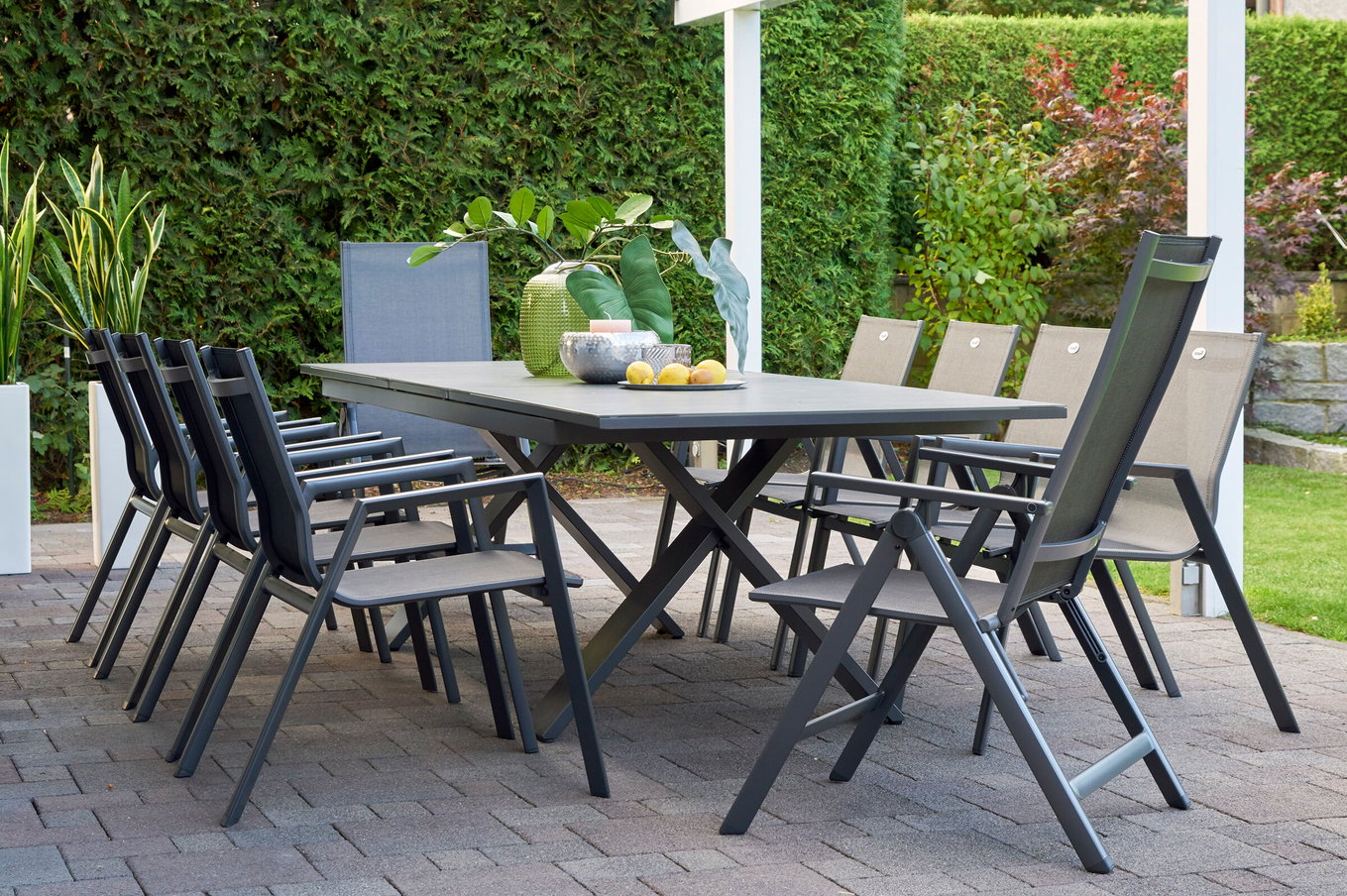 HARTMAN Modèle spécial Xanadu / Aruba Ensemble-repas de jardin, xerix/anthracite, Alu/Verre-céramique, 8 fauteuils empilables, 2 chaises pliantes, 220/280x100cm 21142__1