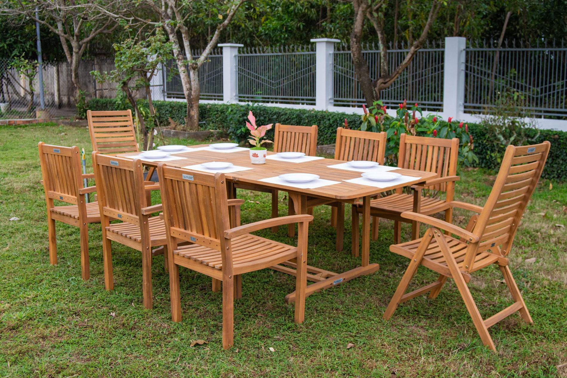 OUTFLEXX Salon de jardin repas, naturel, Acacia, Table extensible 150/200 x 90 cm, 2 Chaises pliantes, 6 Fauteuils avec accoudoirs, réglable en 5 positions, Produit certifié FSC® 22820__1