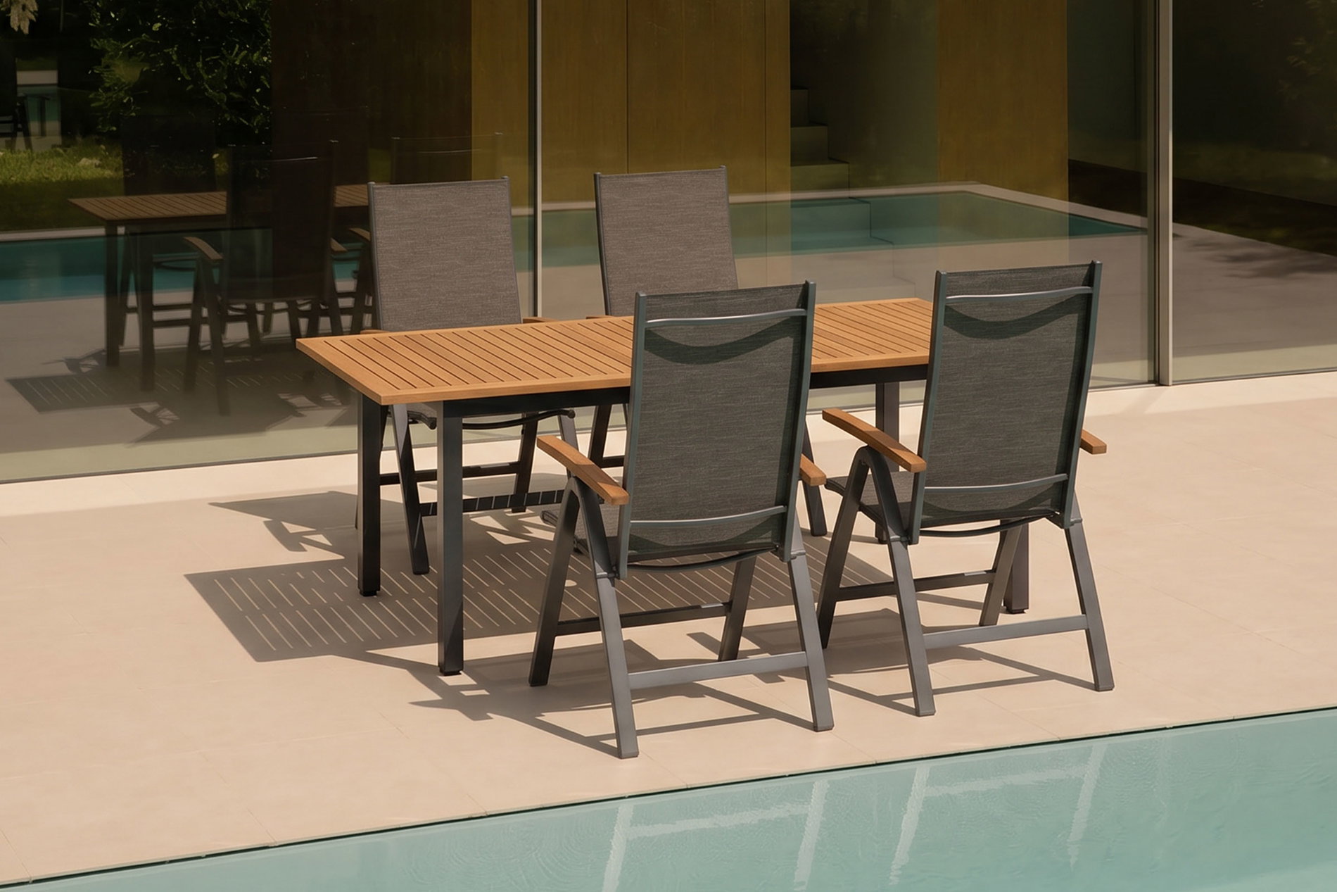 Ensemble repas de jardin VILLANA, noir/gris, aluminium/eucalyptus, table 150/200 x 90 cm, 4 chaises pliantes, robuste, extensible, résistant aux intempéries, produit certifié FSC® Ensemble repas de jardin VILLANA, noir/gris, aluminium/eucalyptus, table 150/200 x 90 cm, 4 chaises pliantes, robuste, extensible, résistant aux intempéries, produit certifié FSC®
