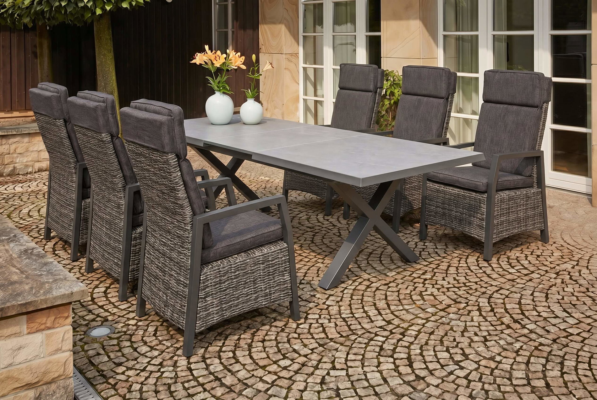 OUTFLEXX Serro Salon de jardin, noir/anthracite/gris, aluminium/polyrattan/imitation pierre, table 200/260 x 100 cm, 6 fauteuils de salle à manger