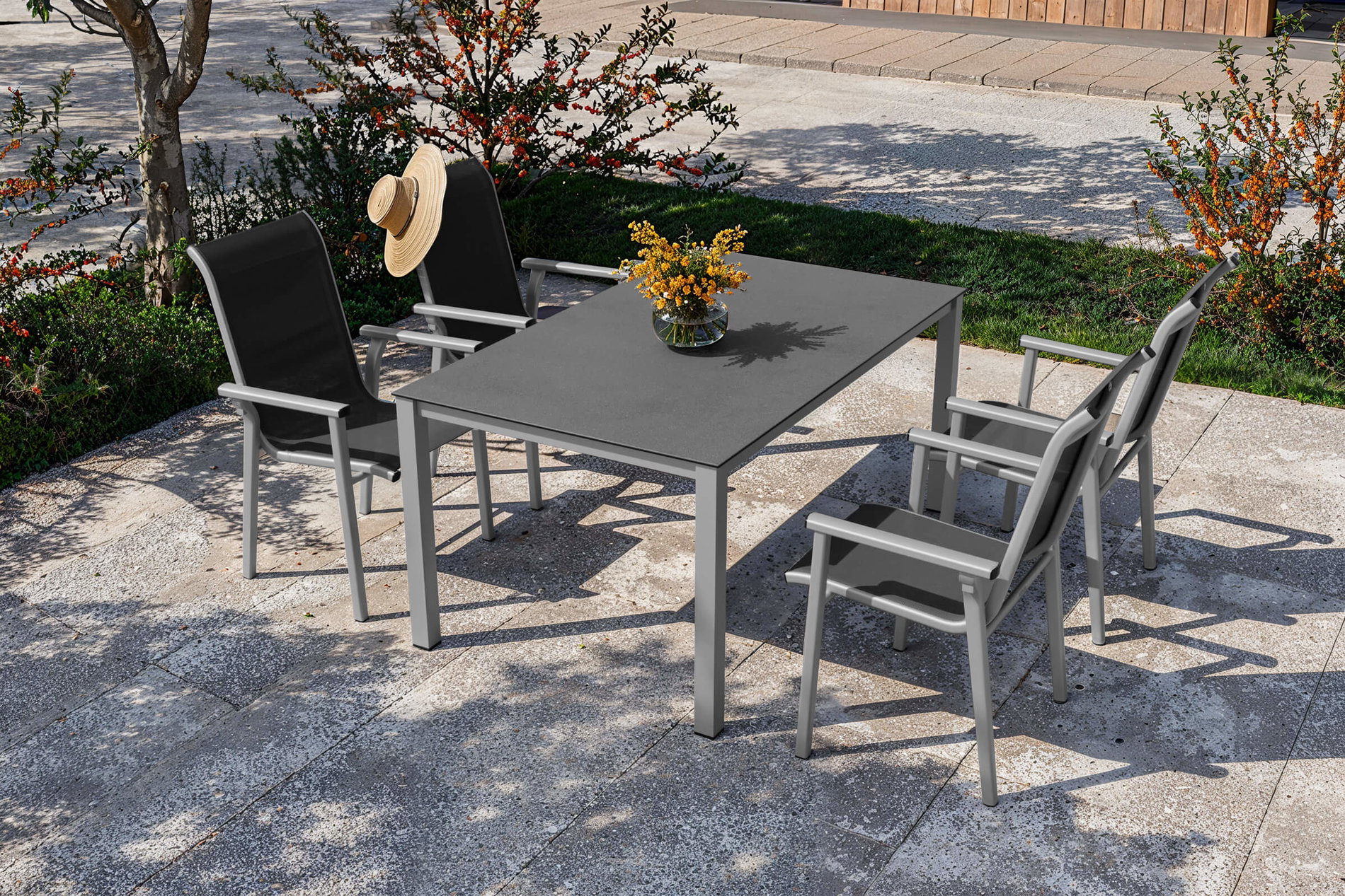 KETTLER BasicPlus 2026 Ensemble repas de jardin, modèle exclusif, argent/anthracite, Alu/Textilène, Table à manger 160 x 95 cm, 4 Chaises empilables KETTLER BasicPlus 2026 Ensemble repas de jardin, modèle exclusif, argent/anthracite, Alu/Textilène, Table à manger 160 x 95 cm, 4 Chaises empilables