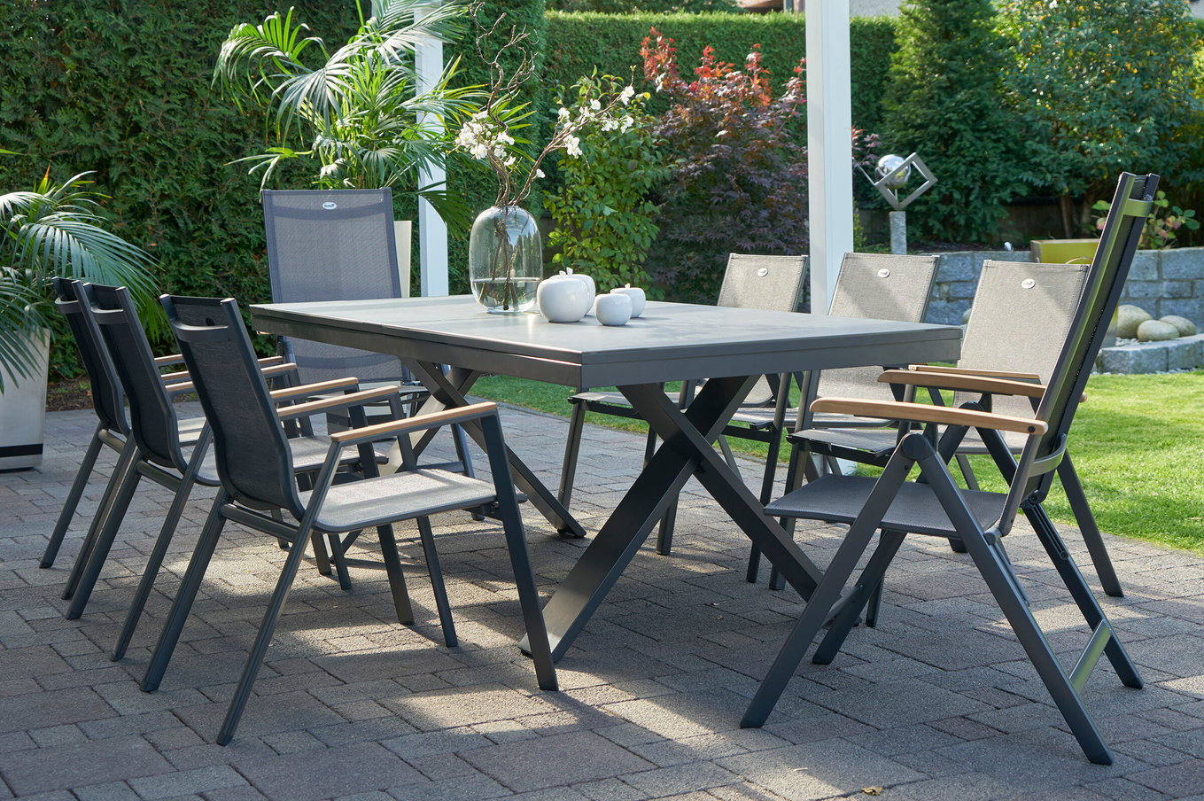 HARTMAN Modèle spécial Xanadu / Aruba Salon de jardin, xerix/anthracite, Alu/Vitrocéramique, 6 fauteuils empilables, 2 chaises pliantes, 220/280x100cm 21130__1