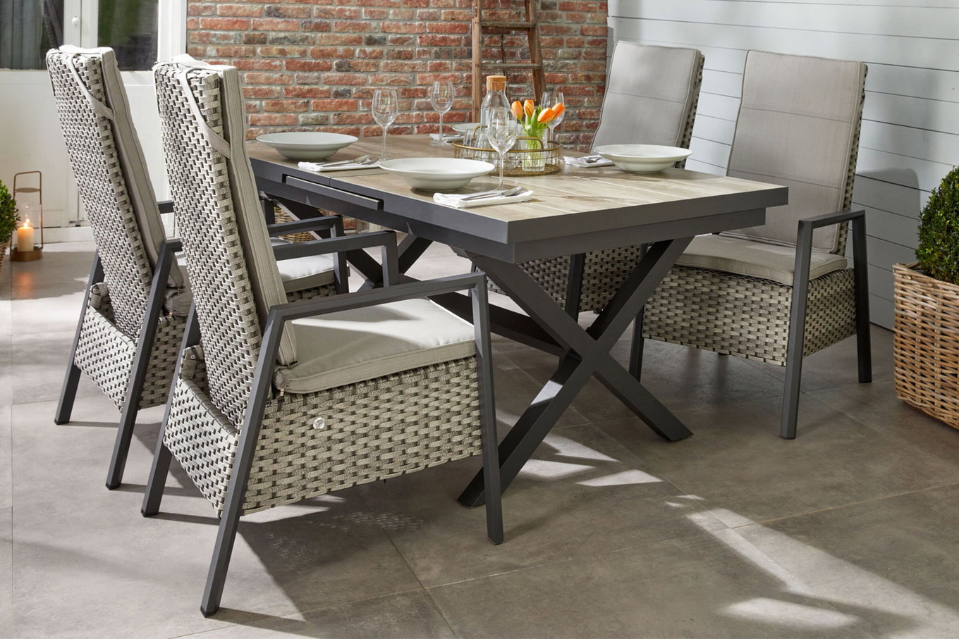 Ploß Louvra 2 Ensemble repas de jardin, naturel/anthracite, Polyrattan/Alu, 4 fauteuils, table 160/210 x 100 cm 22671__1