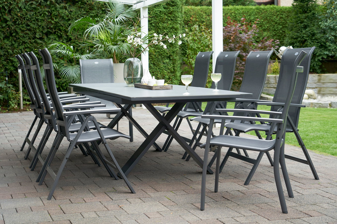 HARTMAN Modèle spécial Xanadu / Alice Comfort Ensemble repas de jardin, xerix/anthracite, Alu/Verre-céramique, 2 fauteuils empilables, 8 chaises pliantes, 220/280x100cm 21121__1