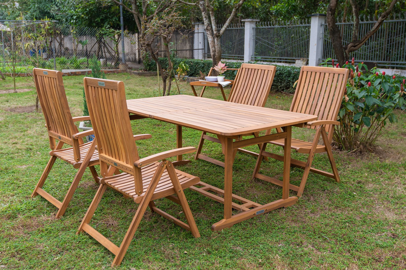 Ensemble repas de jardin OUTFLEXX, naturel, Acacia, Table extensible 150/200 x 90 cm, 4 Chaises pliantes, Produit certifié FSC® 22805__1